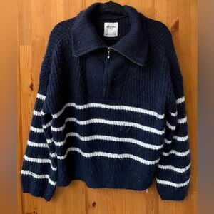Abercrombie & Fitch Women's Navy Blue Striped Collared Sweater - Size M